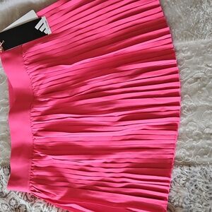Adidas MEDIUM Women's Vibrant Pink Skort - Length 15" fr waistband